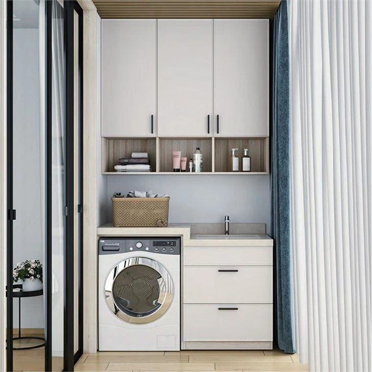Armoire de balcon de couleur claire