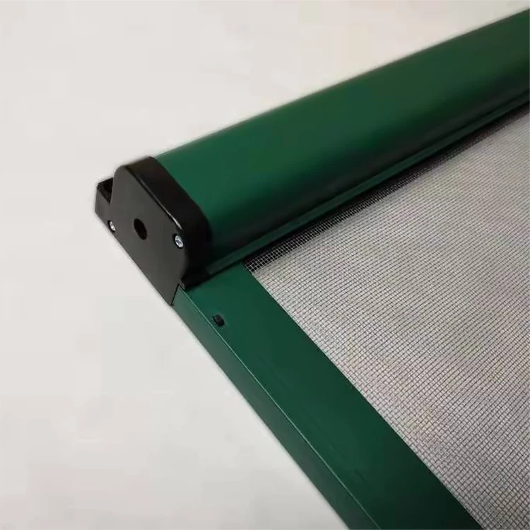 Fenêtre anti-moustiques enroulable